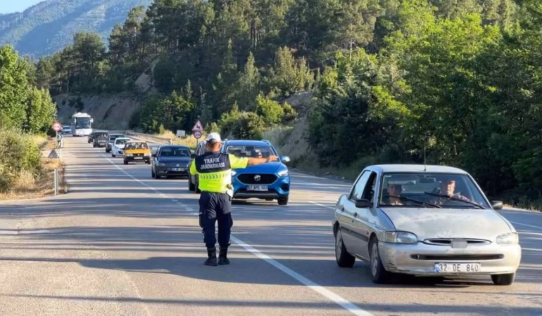 Isparta-Antalya Yolunda Sıkı Denetim: Jandarmadan Taviz Yok