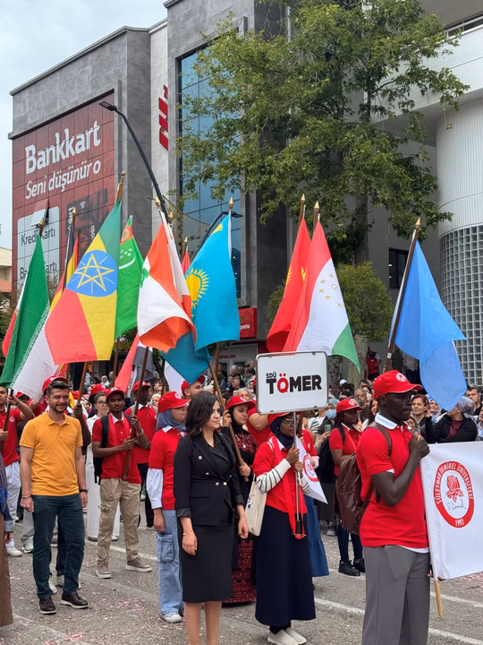 Isparta Sokaklarını Gül Kokusu Sardı: Festivale Görkemli Açılış