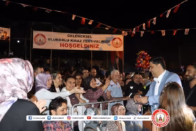 Isparta Uluborlu'da 47. Kiraz Festivali Hüseyin Kağıt İle Coştu