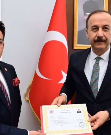 Isparta'da Başarılı İki Kaymakama Vali Erin'den Özel Takdir