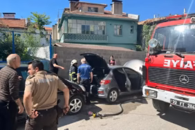 Isparta'da Büyük Panik: Park Halindeki Otomobil Alevlere Teslim Oldu
