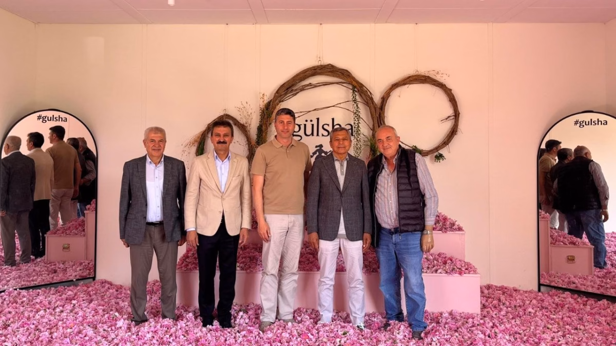 Isparta'da Gül Hasadı Coşkusu: Borsa Heyeti Üreticinin Yanında