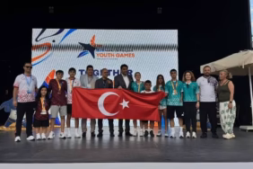 Ispartalı Para Badmintonculardan Mersin'de Tarih Yazan Başarı