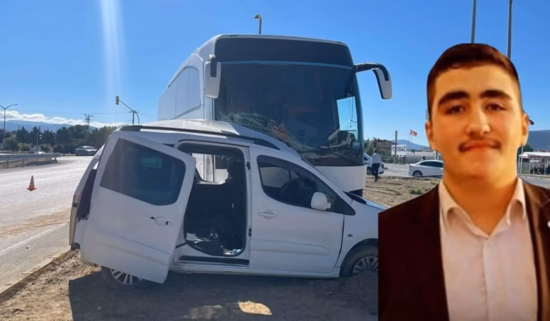 Isparta'yı Yasa Boğan Kaza: Tur Otobüsü Dehşeti Kameraya Yansıdı