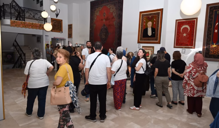 Tur firmaları rotayı Isparta’ya çevirdi, şehir ziyaretçi akınına uğradı