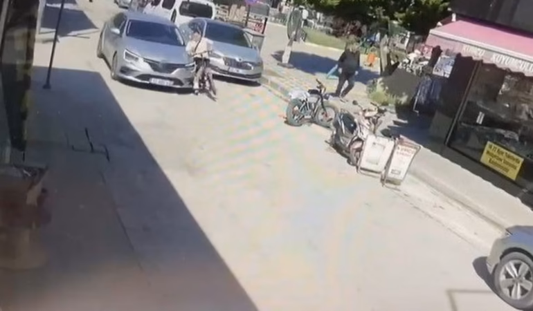 Yalvaç'ta Yürekleri Ağza Getiren Kaza: Bisikletli Çocuğa Otomobil Çarptı