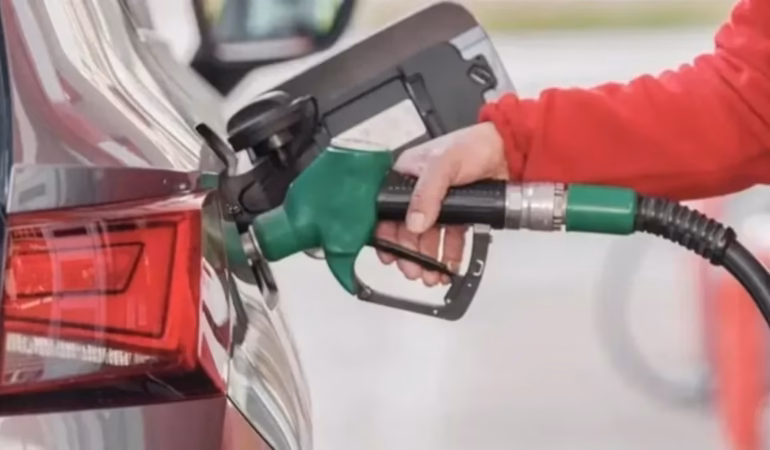Akaryakıtta Kritik Eşik Aşıldı: Motorine 3 Lira 10 Kuruş Zam