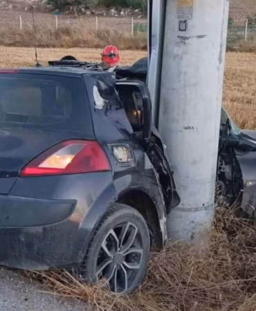 Burdur’da otomobil elektrik direğine çarptı: 1 yaralı