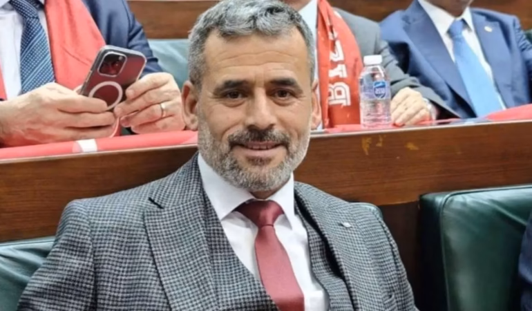 Dinar Haydarlı Belediye Başkanı Çetinkaya’ya Evinin Önünde Bıçaklı Saldırı!