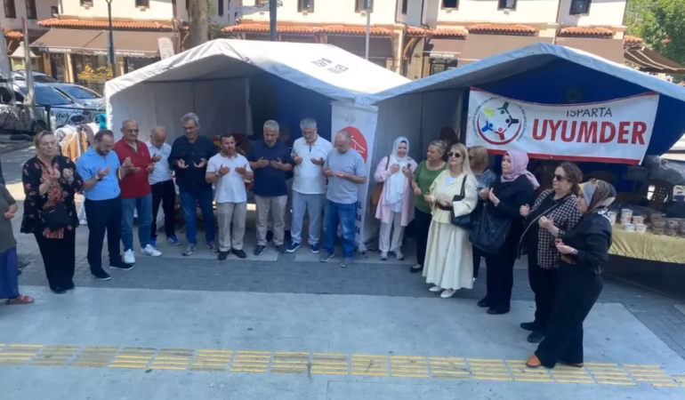 El Ele Derneği ile UYUMDER’den Anlamlı Kermes