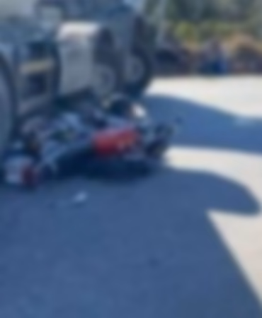Havalimanı Kavşağında Feci Kaza: Motosiklet Sürücüsü Kurtarılamadı