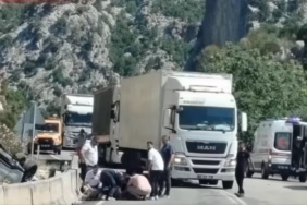 Isparta-Antalya Yolunda Yürekleri Ağza Getiren Kaza: Otomobil Ters Döndü