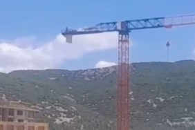 Isparta Çünür’de Maaş İsyanı: 3 İşçi 35 Metrelik Vince Çıktı