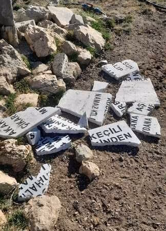 Isparta Gönen’de Vicdansızlık: Hayrat Çeşmesinin Taşlarını Kırdılar