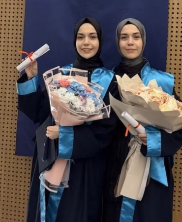 Ispartalı İkiz Kardeşlerin Konya’da Çifte Mezuniyet Gururu
