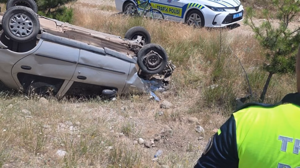 Keçiborlu'da Korkutan Kaza: Kontrolden Çıkan Otomobil Takla Attı