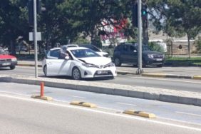 Kolçelik Kavşağı’nda Ucuz Atlatılan Çarpışma: Sadece Araçlar Zarar Gördü