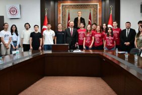 Zirvedeki Gençler Isparta’nın Göğsünü Kabarttı: Valilikten Şampiyonlara Ödül