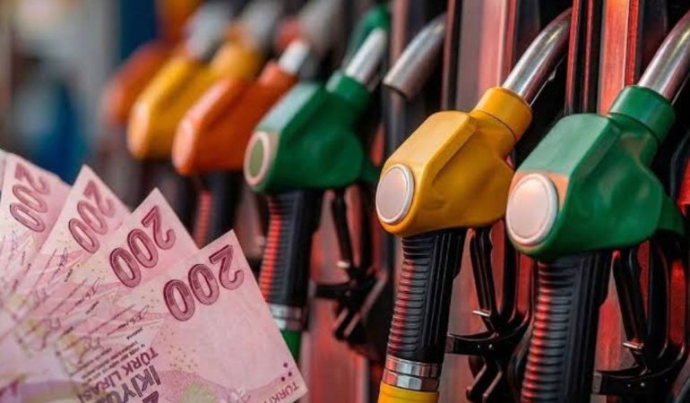 Akaryakıtta Yüz Güldüren Haber: Motorine 5 Lirayı Aşan İndirim Geliyor