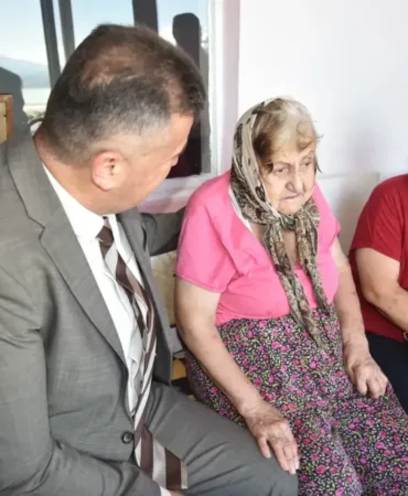 Başkan Mustafa Özer’den Zekiye Teyzeye Anlamlı Destek