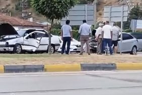 Eğirdir Köprübaşı’nda Korkunç Zincirleme Kaza: Dört Araç Birbirine Girdi