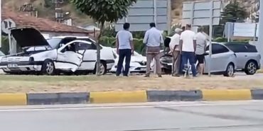 Eğirdir Köprübaşı’nda Korkunç Zincirleme Kaza: Dört Araç Birbirine Girdi