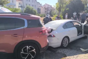 Hızırbey Mahallesi’nde Yürekleri Ağza Getiren Kaza: İki Kişi Yaralandı