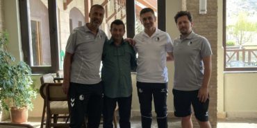Isparta 32 Spor Genel Kaptanı Ender Kızıltan, Sakaryaspor'un kampını ziyaret etti.