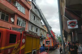 Isparta Eski Sanayi’de Korkutan Yangın: Alevler Çatıyı Sardı