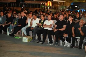 Isparta Meydanında Dev Ekran: Fenerbahçe Heyecanı Sokağa Taştı