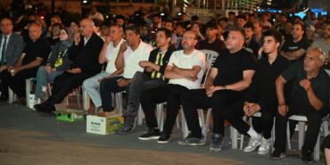 Isparta Meydanında Dev Ekran: Fenerbahçe Heyecanı Sokağa Taştı