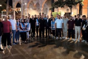 Isparta’da Kandil Coşkusu: Gençlerden Mimar Sinan’da Anlamlı İkram