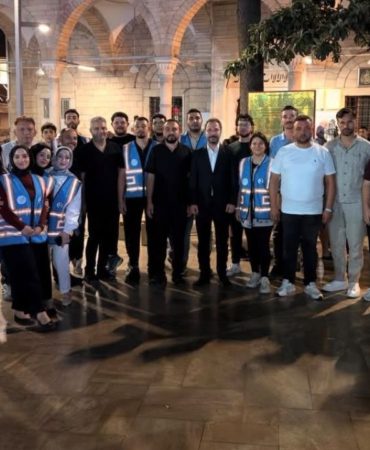 Isparta’da Kandil Coşkusu: Gençlerden Mimar Sinan’da Anlamlı İkram