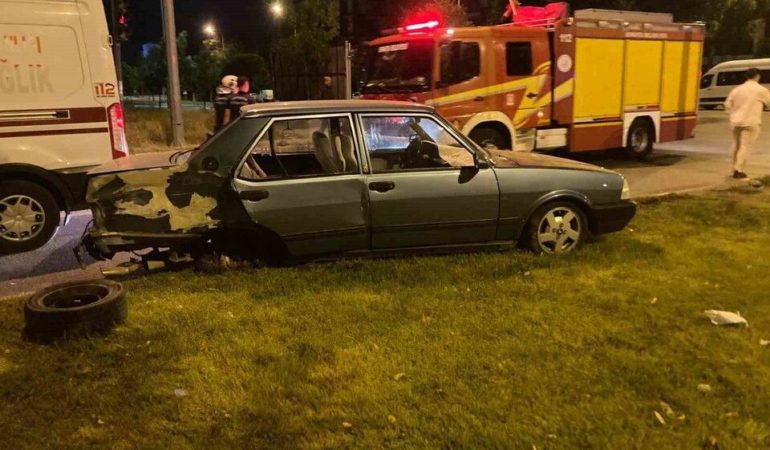 Isparta’da Korkutan Kaza: Minibüsle Çarpışan Otomobildeki 4 Kişi Yaralandı