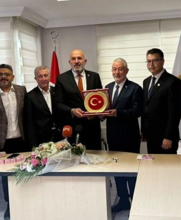 Isparta’da Ortak Aklın Zaferi: Başdeğirmen’e Yılın Başkanı Ödülü
