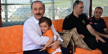 Isparta’da Tarlanın Gizli Kahramanlarına Vali Dokunuşu