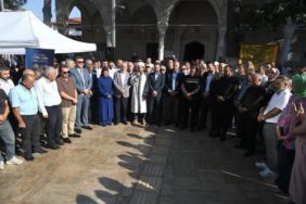 Isparta’da Vefa Rüzgarı: Şehitler ve Merhum Partililer İçin Helva İkramı