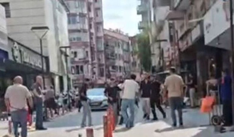 Isparta’nın Göbeğinde Tekme Tokat Meydan Kavgası!