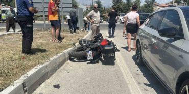 Motosiklet ile Otomobil çarpıştı: 1 yaralı