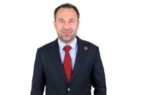 32 Davraz Spor’da Ayrılık: Başkan Yardımcısı Salih Şen Görevini Bıraktı