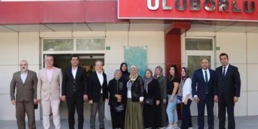 AK Parti MKYK Üyesi Mehmet Karabay Uluborlu’da Esnaf ve Vatandaşlarla Kucaklaştı