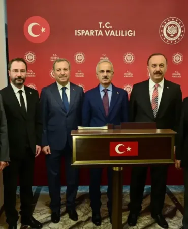 Bakan Uraloğlu’ndan Isparta Valiliği’ne Anlamlı Ziyaret: Gündem Ulaşım ve Yatırımlar