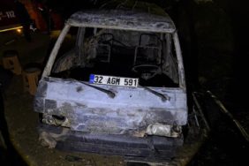 Direkli Köyü’nde Samanlık Faciası: Alevler İki Aracı Yuttu
