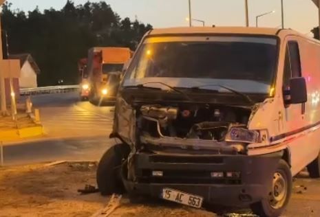 Ekmek Yolunda Kaza: Burdur’da İşçi Minibüsü Devrildi, 9 Yaralı