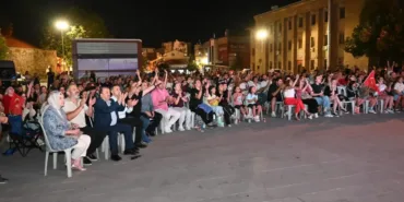 Filenin Sultanları Tarih Yazdı, Isparta Dev Ekranda Tek Yürek Oldu