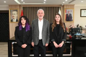 Genç Ressamın Tuvalinden Başkana Duygu Yüklü Mürüvvet Sürprizi
