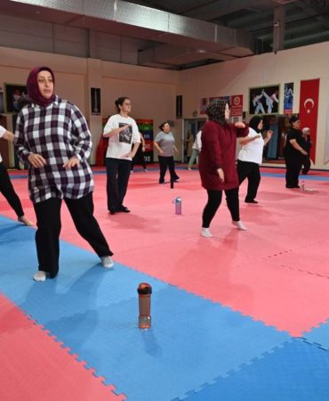 Isparta Belediyesi’nden Kadınlara Sağlık ve Neşe Katan Ücretsiz Spor Kursu
