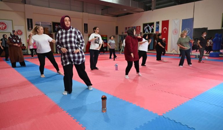Isparta Belediyesi’nden Kadınlara Sağlık ve Neşe Katan Ücretsiz Spor Kursu