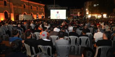 Isparta Sokaklarında Şampiyonlar Ligi: Dev Ekranda Futbol Şöleni