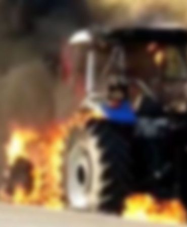 Isparta Yalvaç’ta Hareketli Sabah: Traktör Alev Alev Yandı